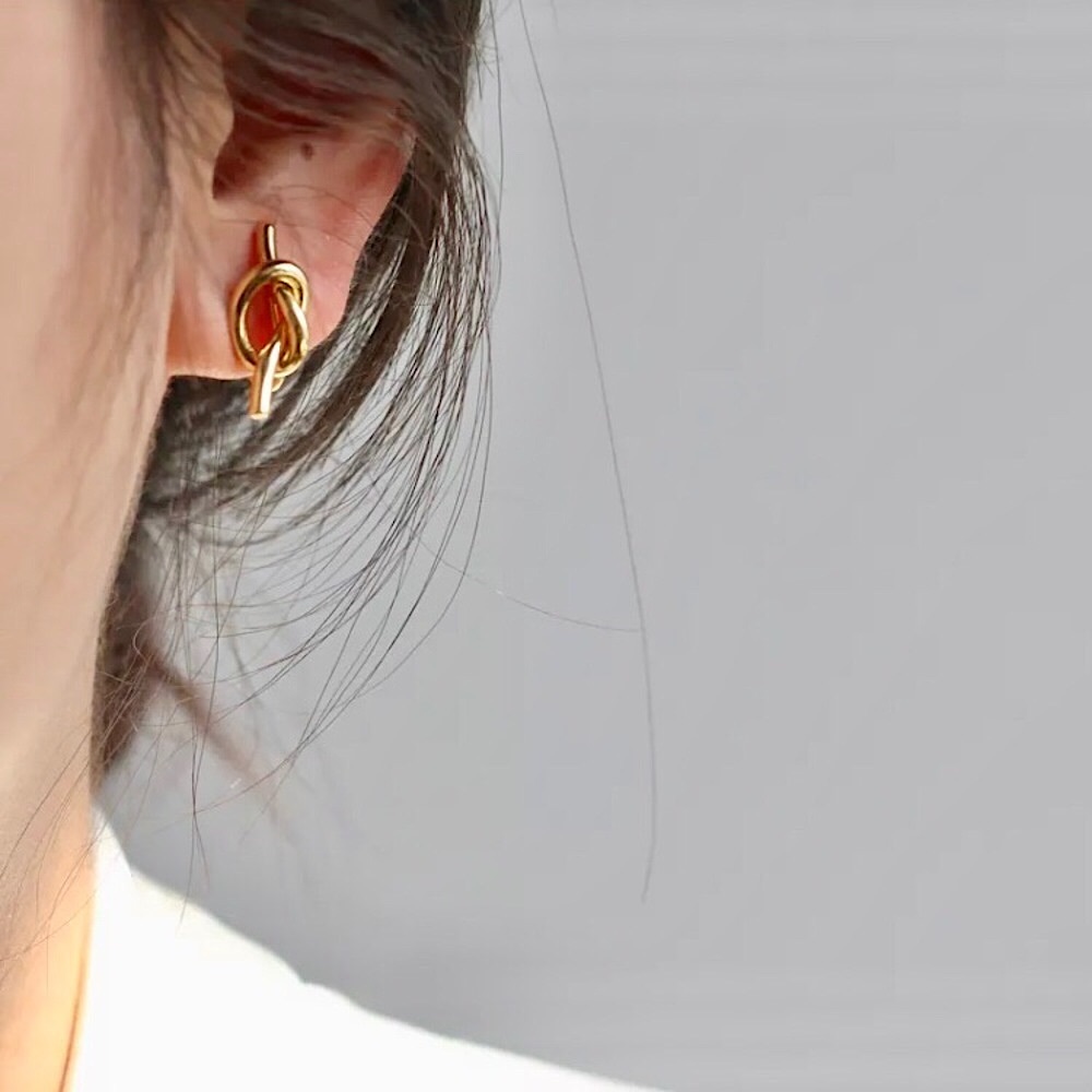 “Tie the Knot” Pretzel Twist Minimalist Gold Stud Dainty Bridesmaid/Gift Earring - Picture 1 of 9